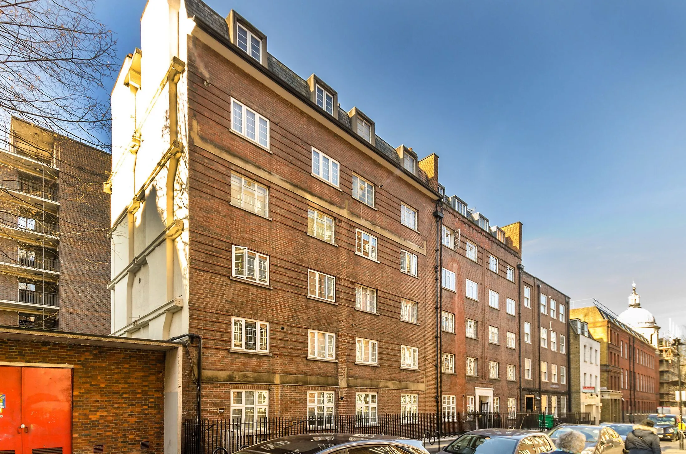 Flat Old Gloucester Street in Greater London