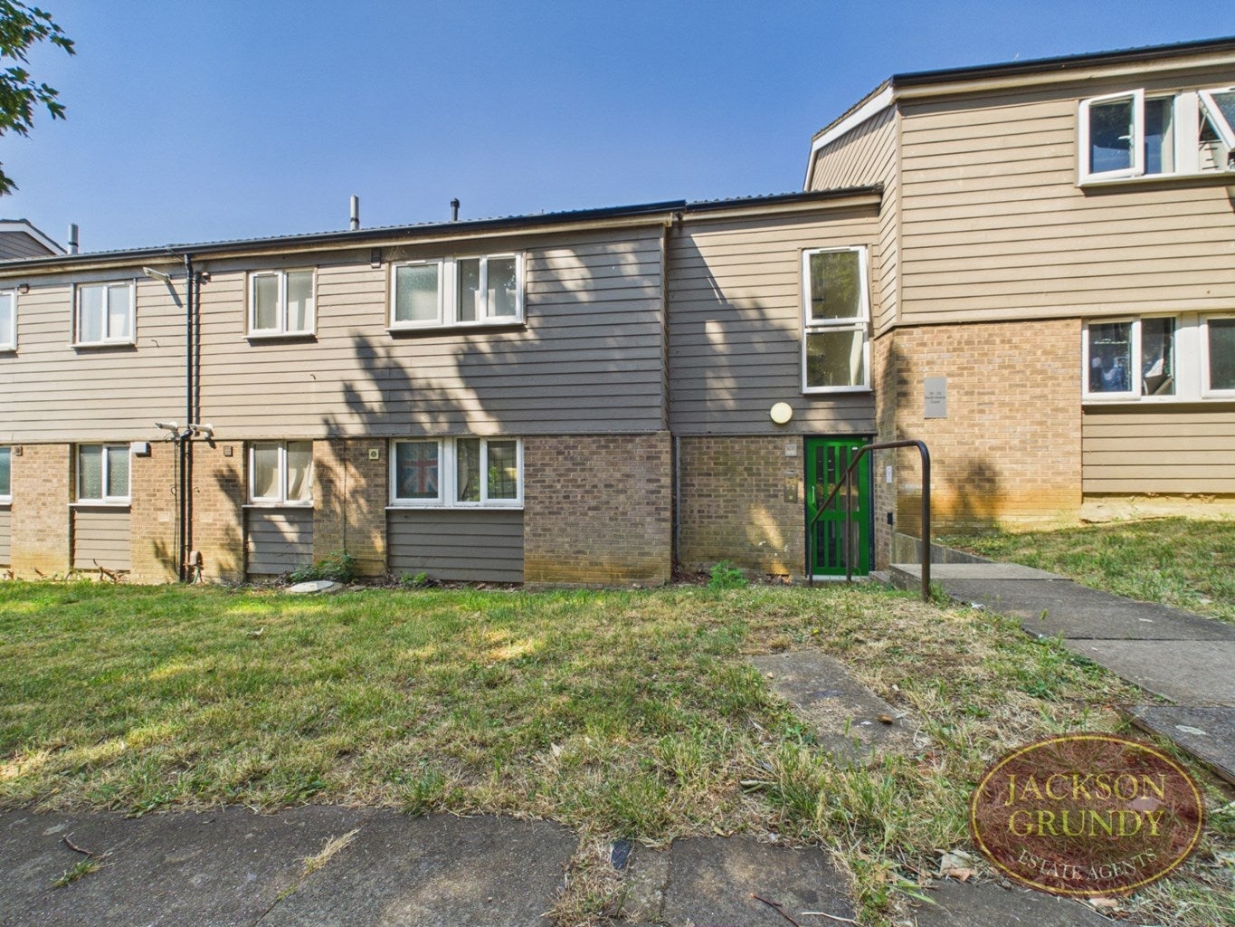 Flat Farm Field Court in Northampton