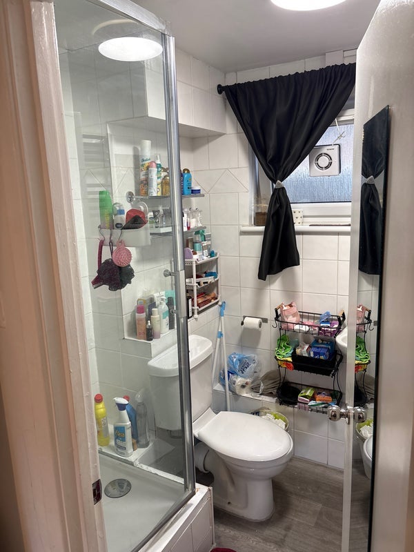 Room Millender Walk in Greater London