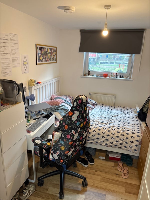 Room Millender Walk in Greater London