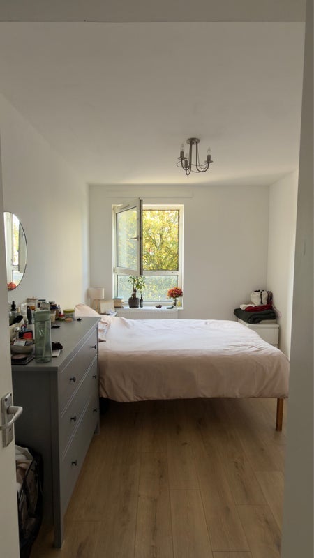 Room Moodkee Street in Greater London