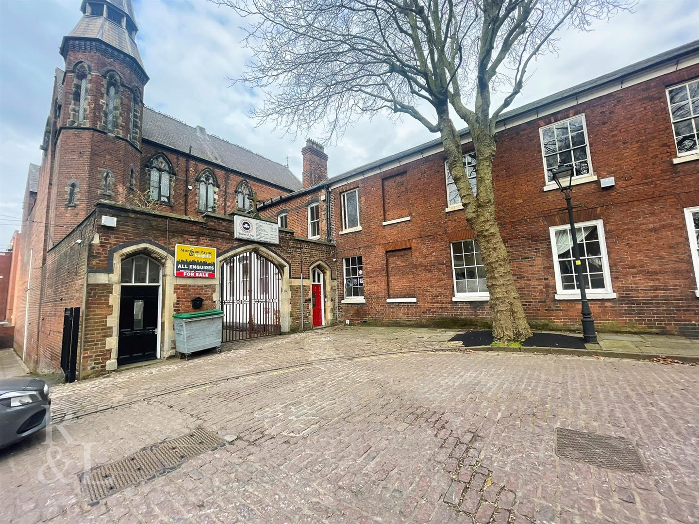 Flat St John's Square in Wolverhampton