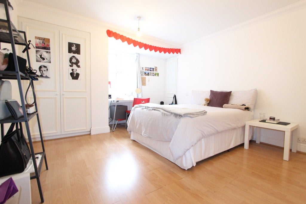 Flat Lisson Grove in City of Westminster