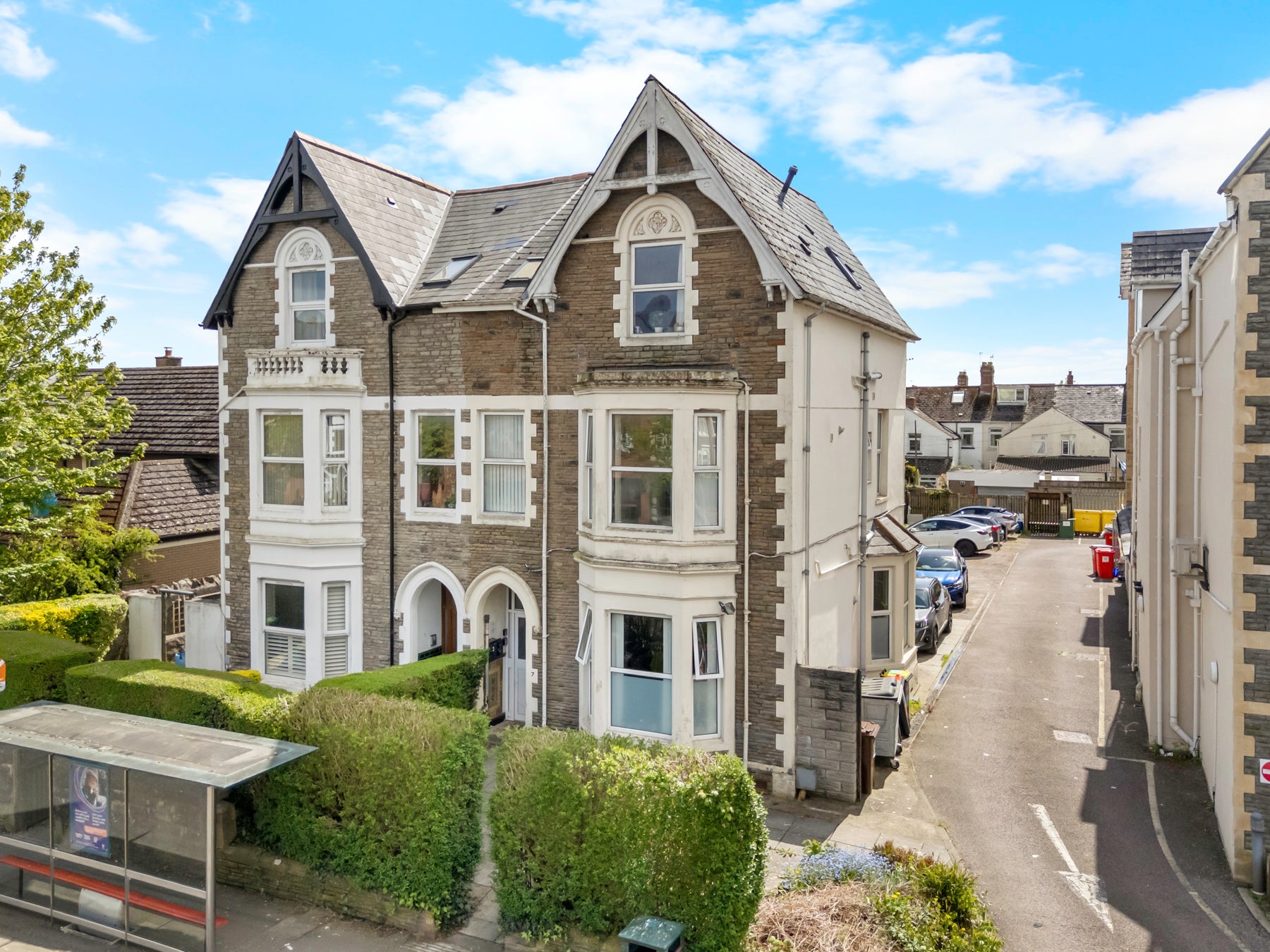 Flat Romilly Road in Cardiff