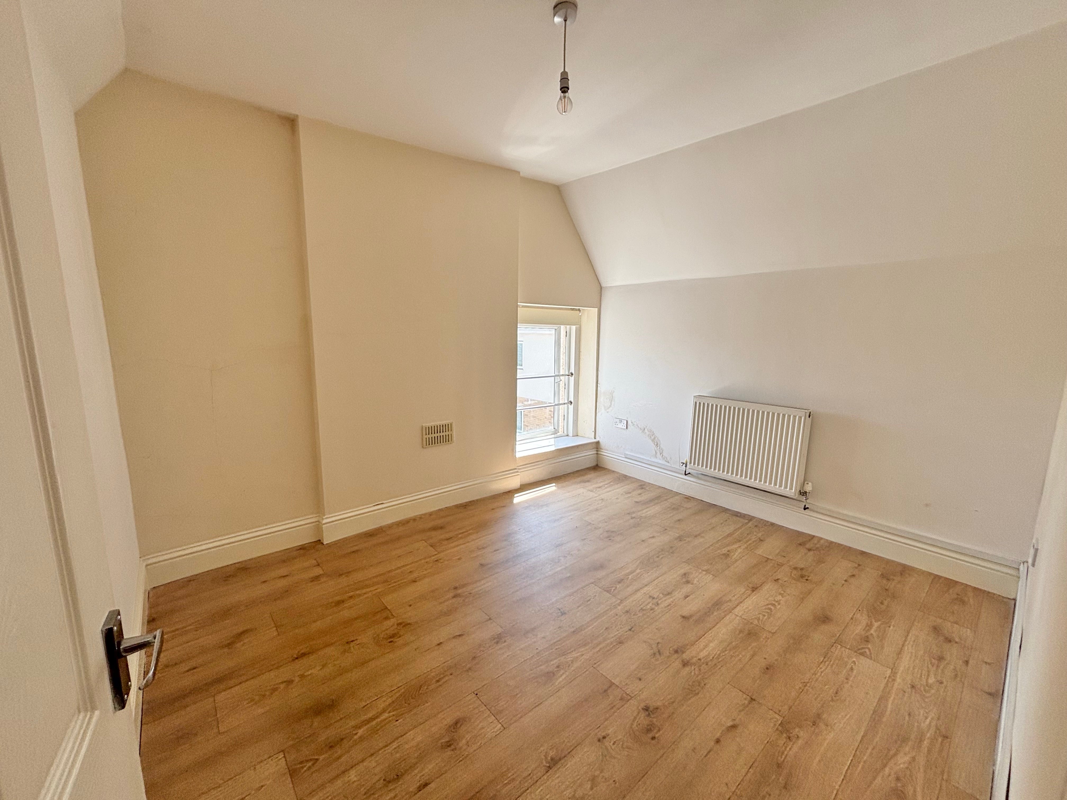 Flat Romilly Road in Cardiff
