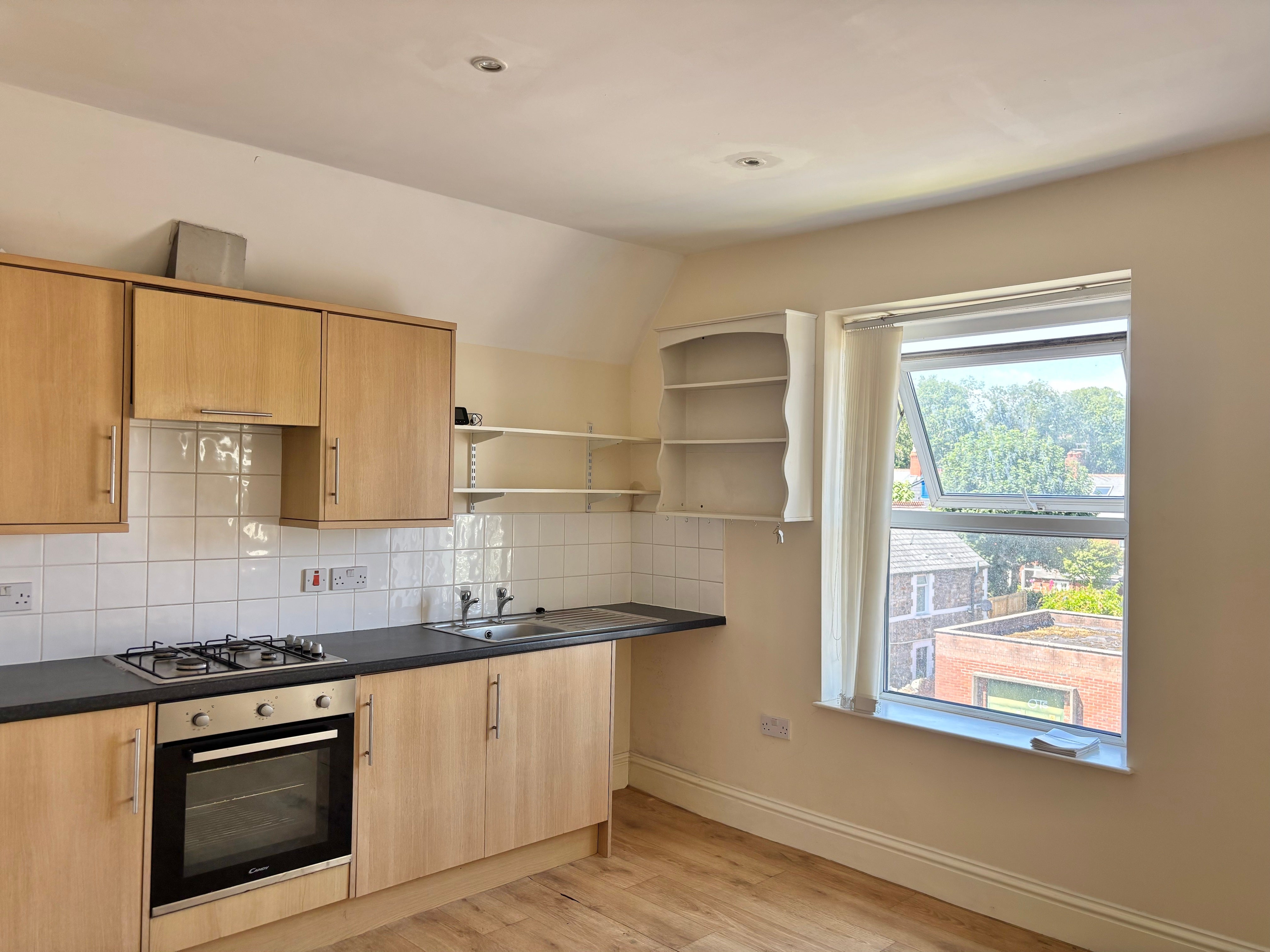 Flat Romilly Road in Cardiff