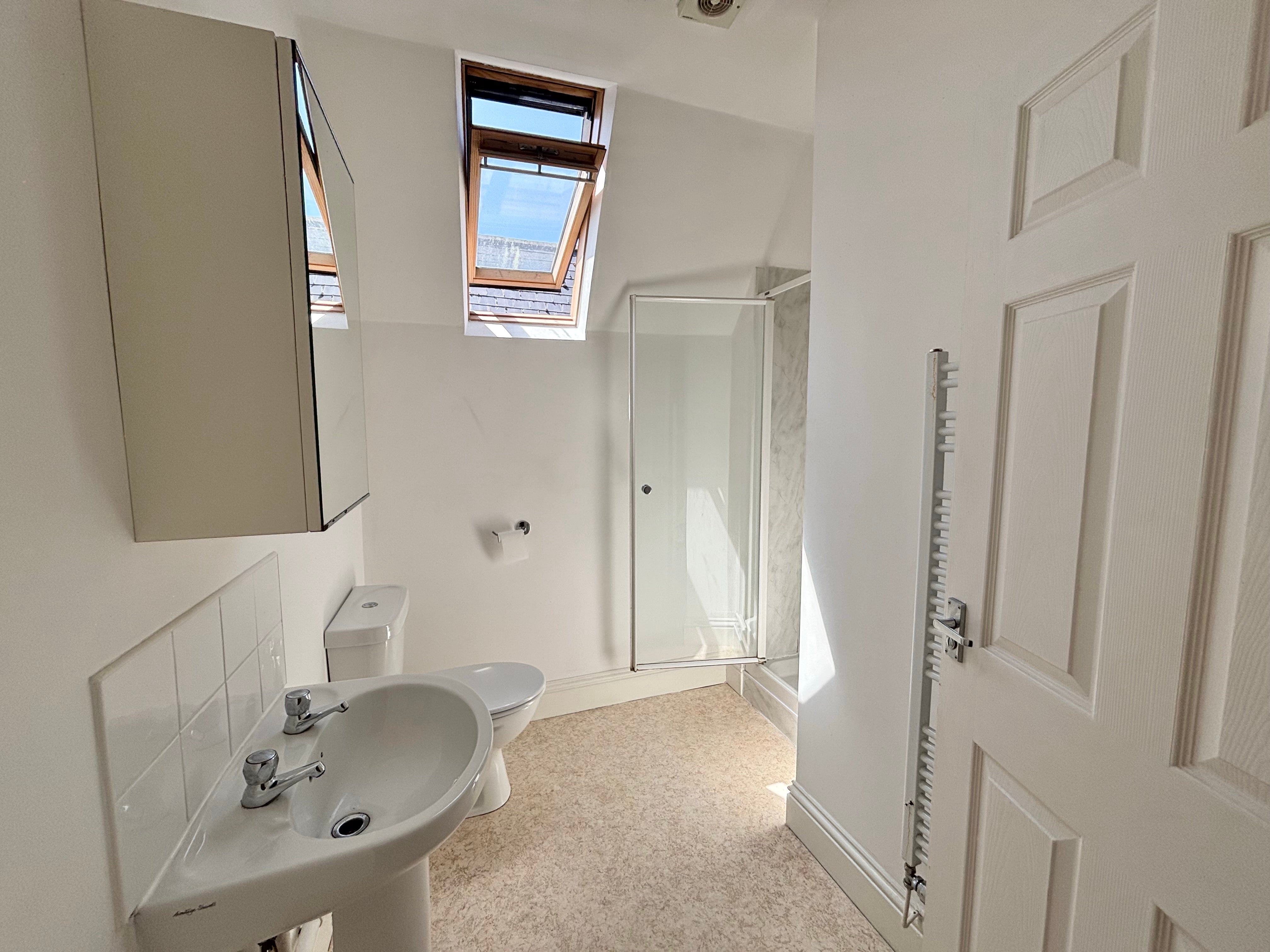 Flat Romilly Road in Cardiff
