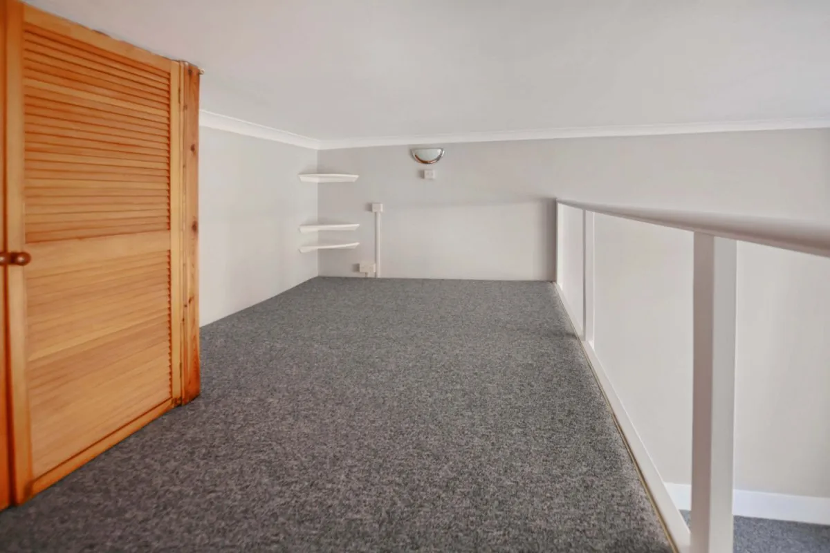 Flat Compayne Gardens in Greater London