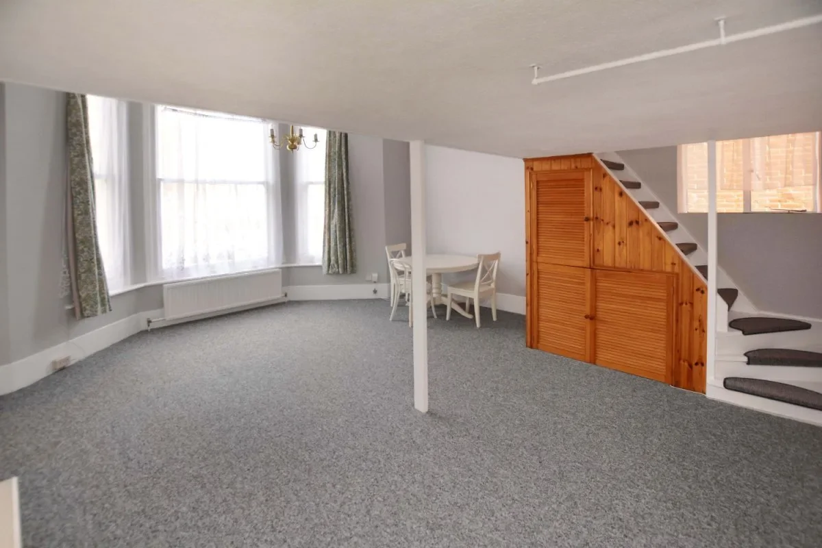 Flat Compayne Gardens in Greater London