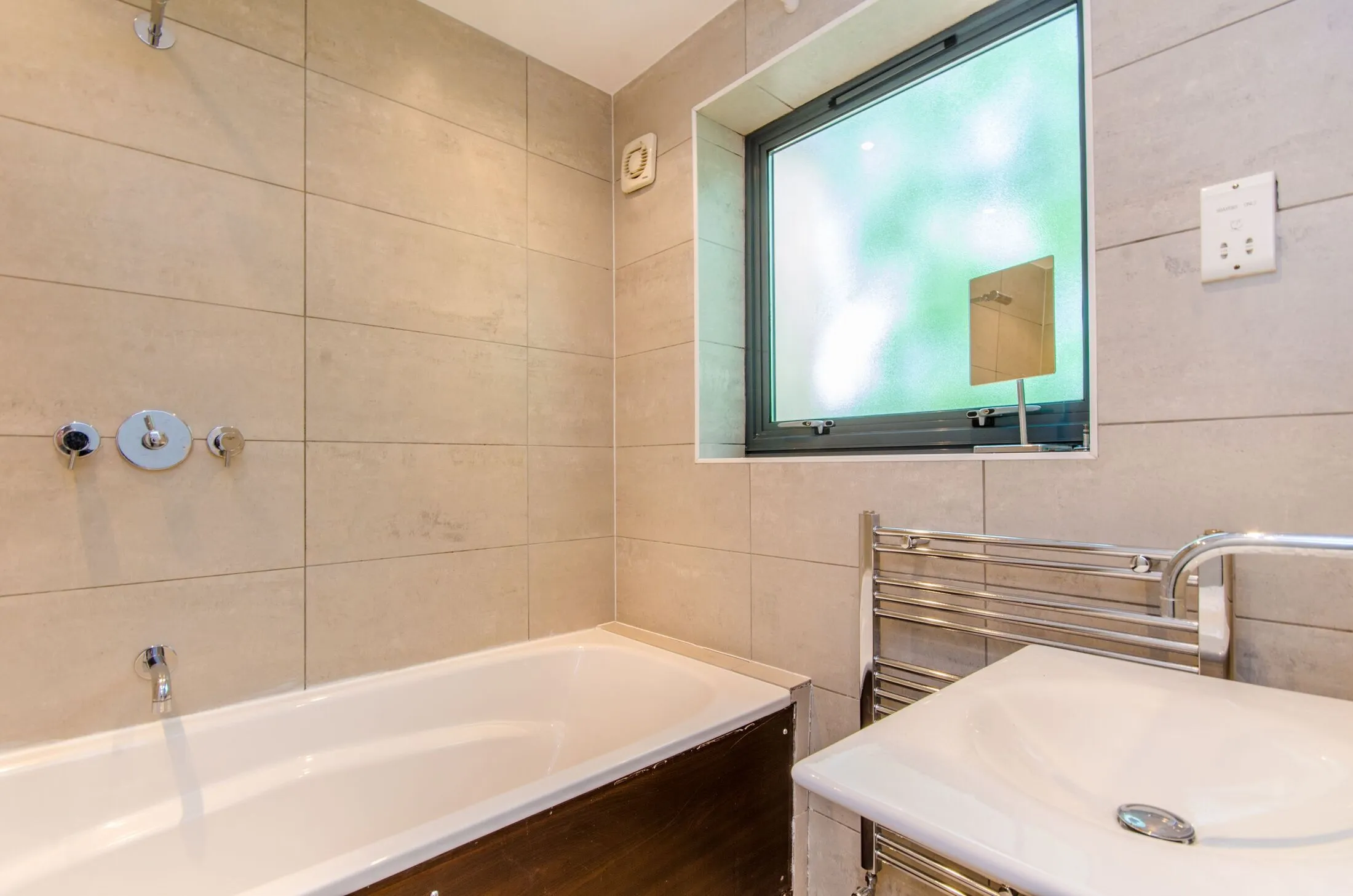 House Paradise Passage in Greater London