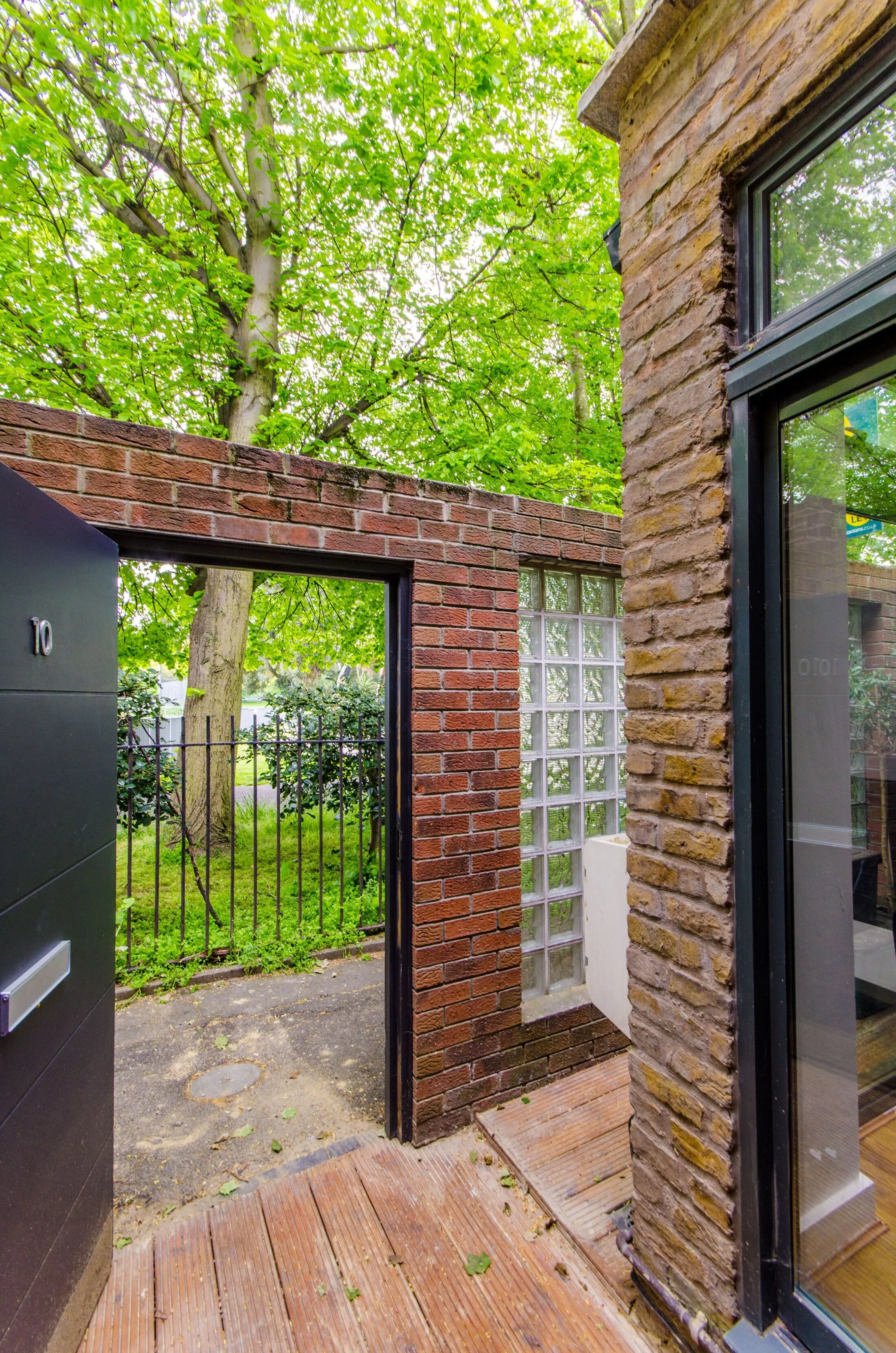House Paradise Passage in Greater London
