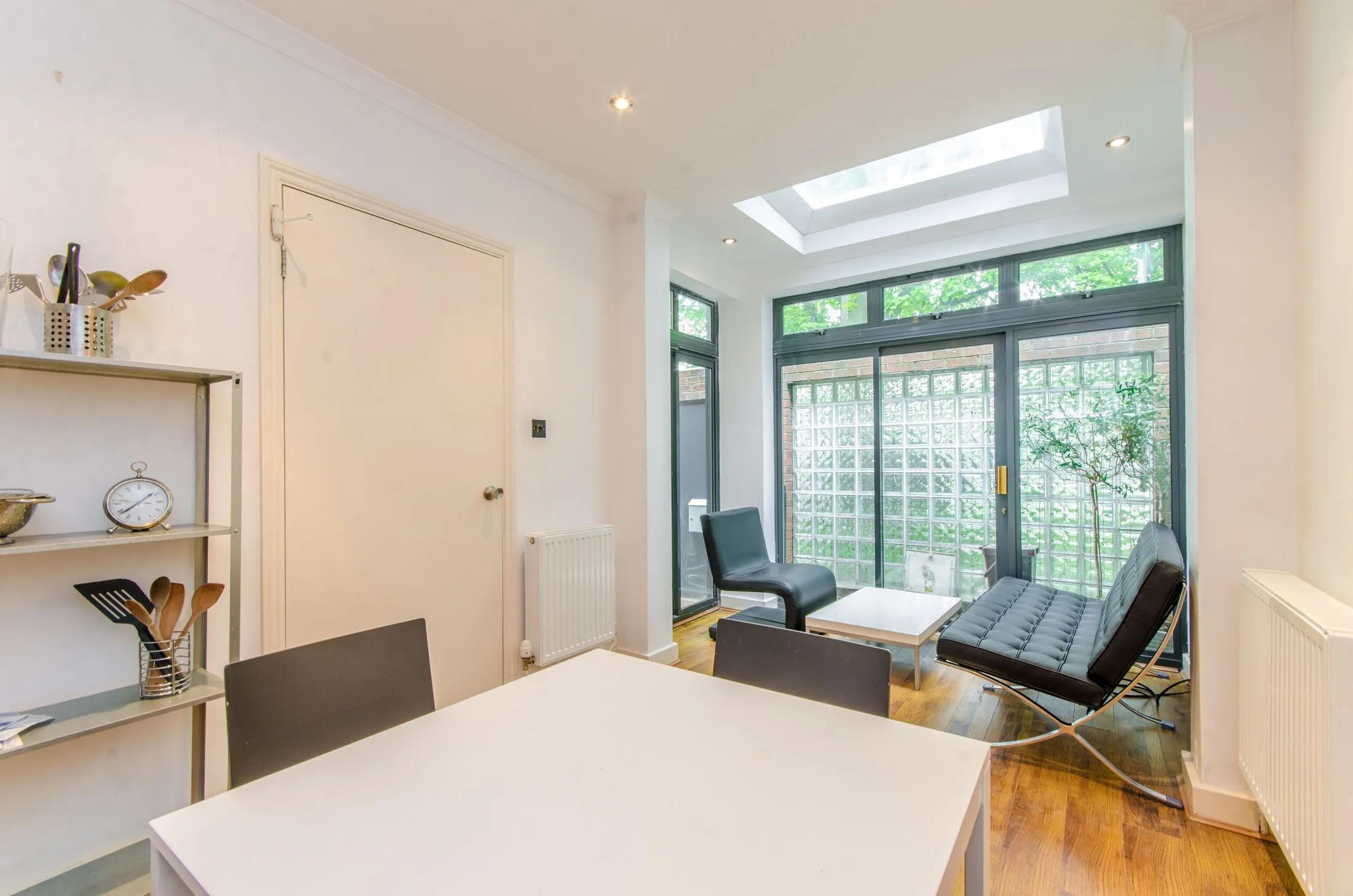 House Paradise Passage in Greater London