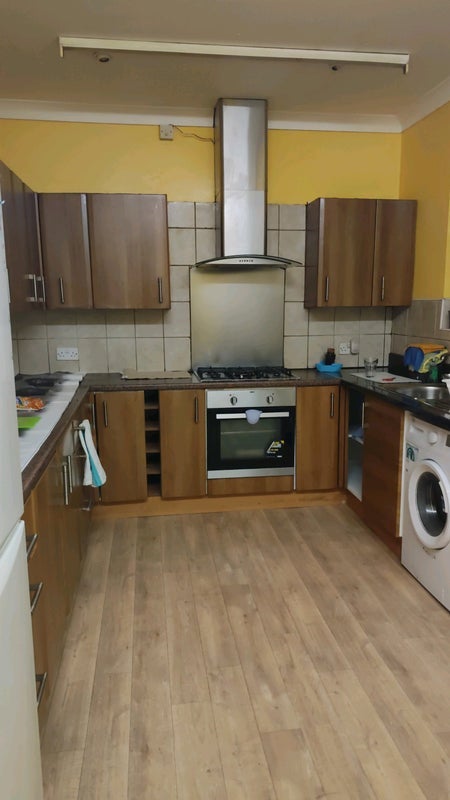 Room Elmstead Avenue in Greater London