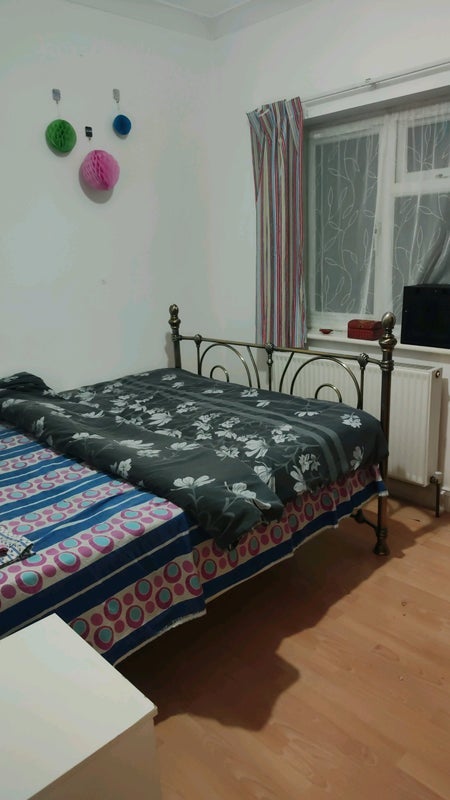 Room Elmstead Avenue in Greater London
