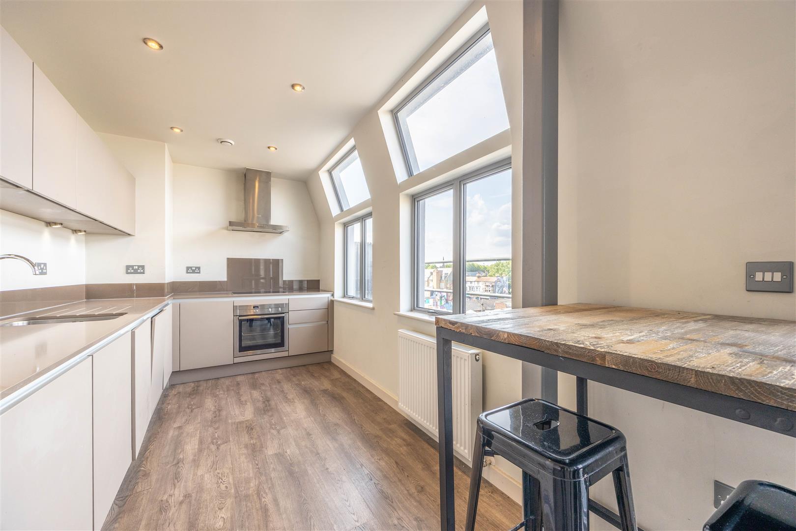 Flat Royal Mews in Southend-on-Sea