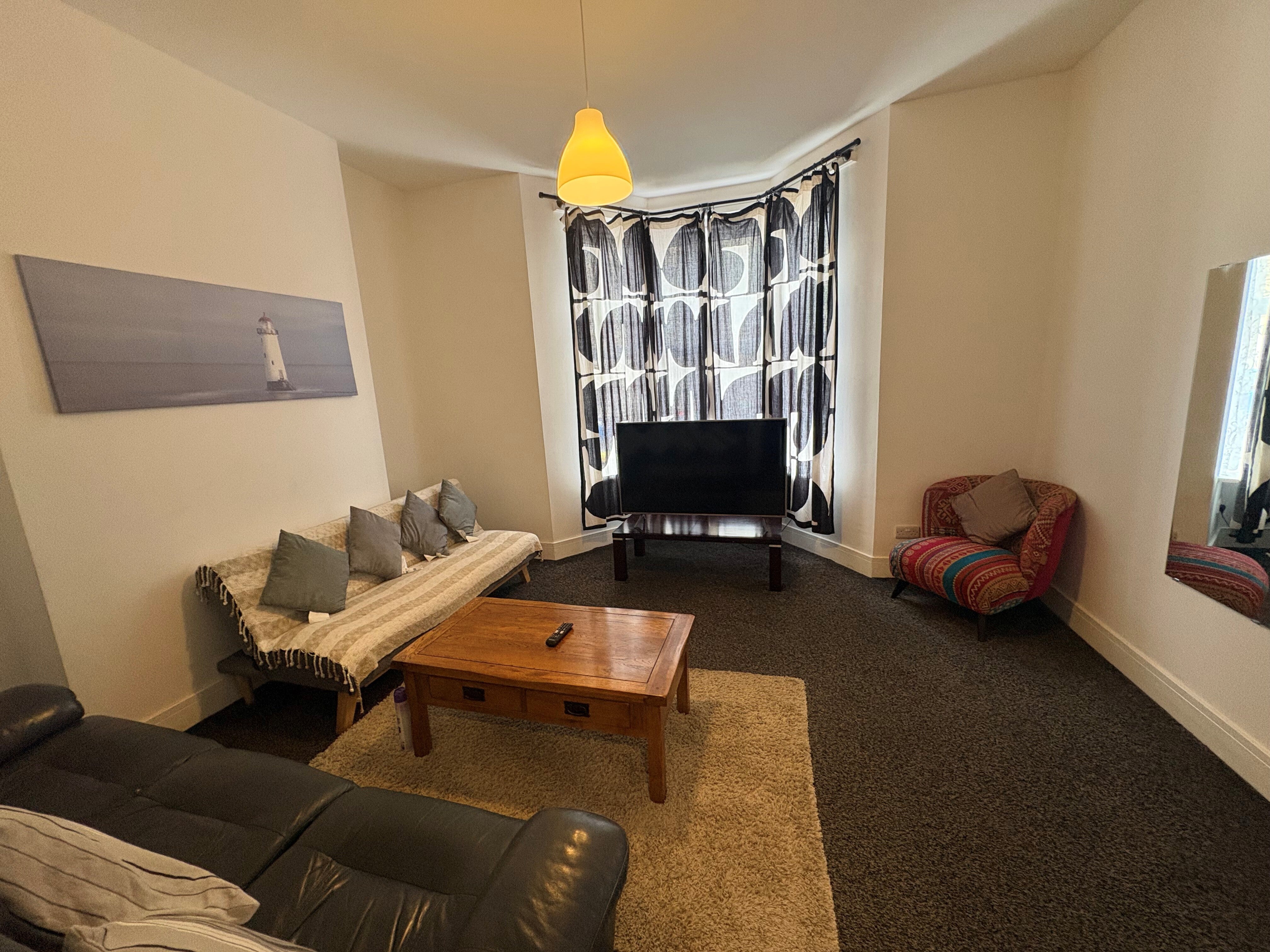 Flat Clarendon Road in Lancaster