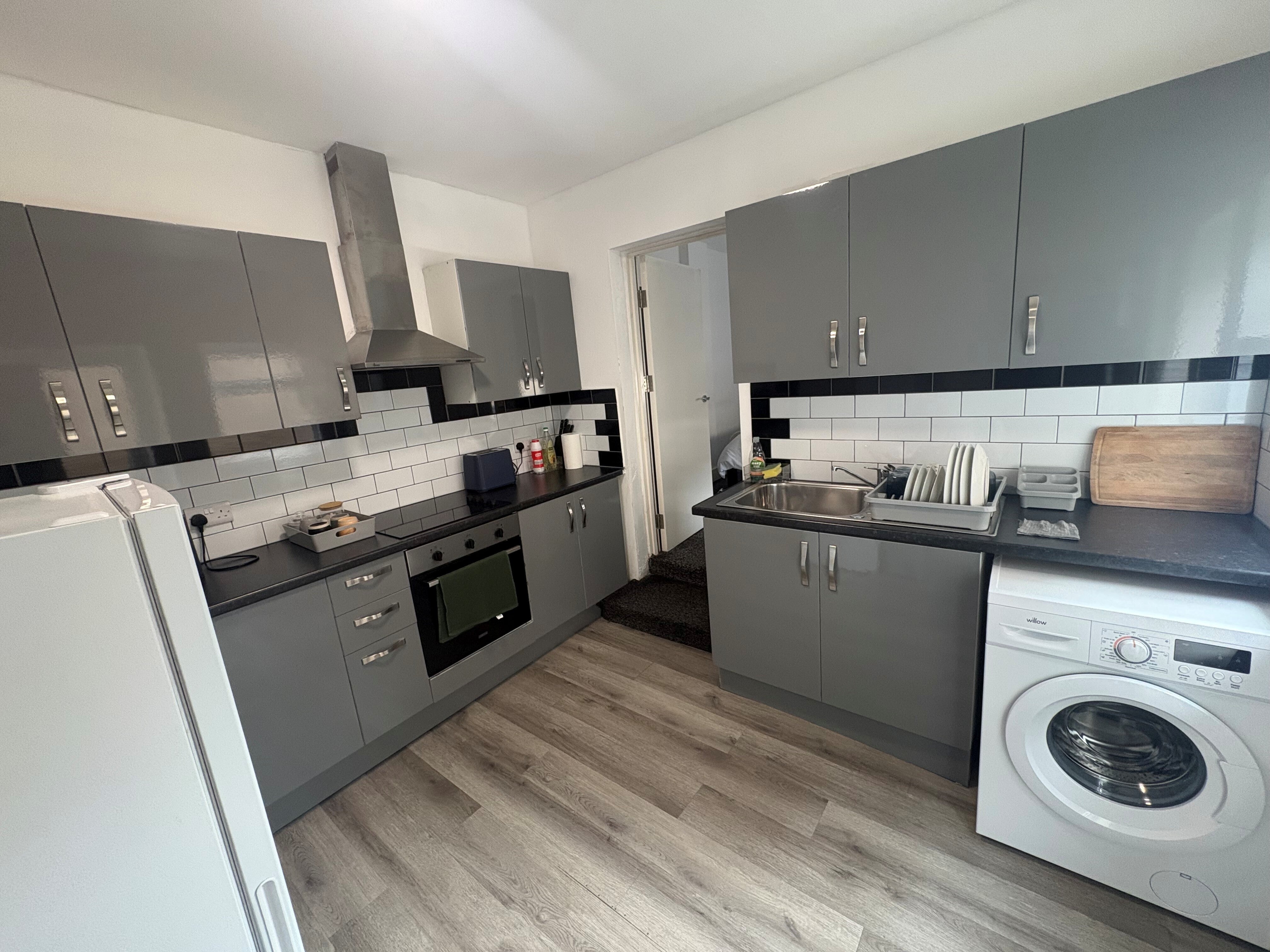 Flat Clarendon Road in Lancaster