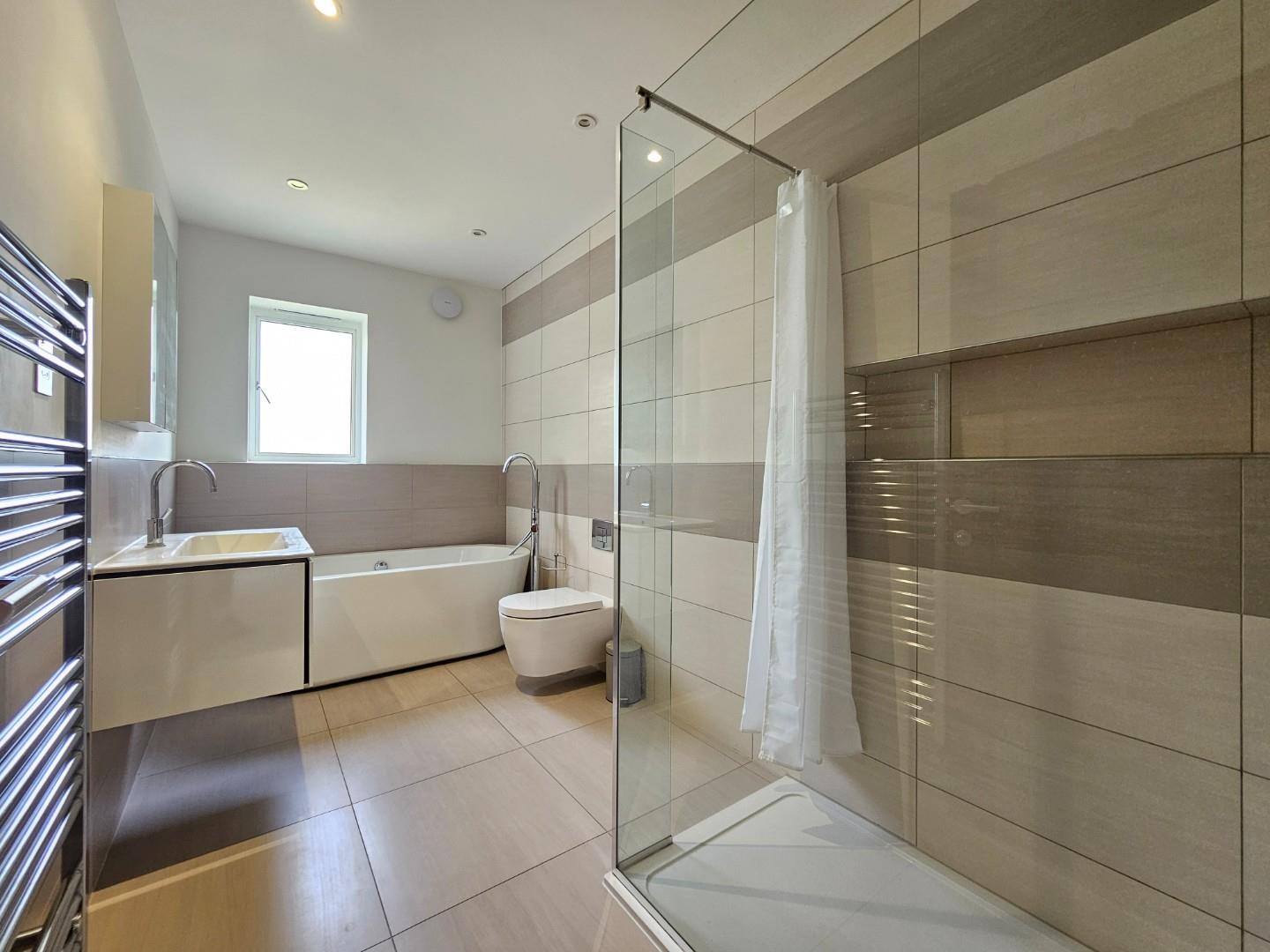 Flat Lynton Grove in Trafford