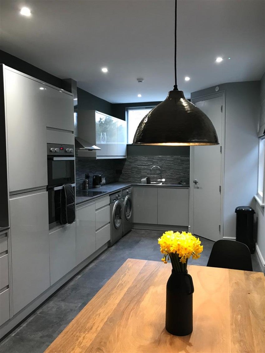 Room Vastern Road in Reading