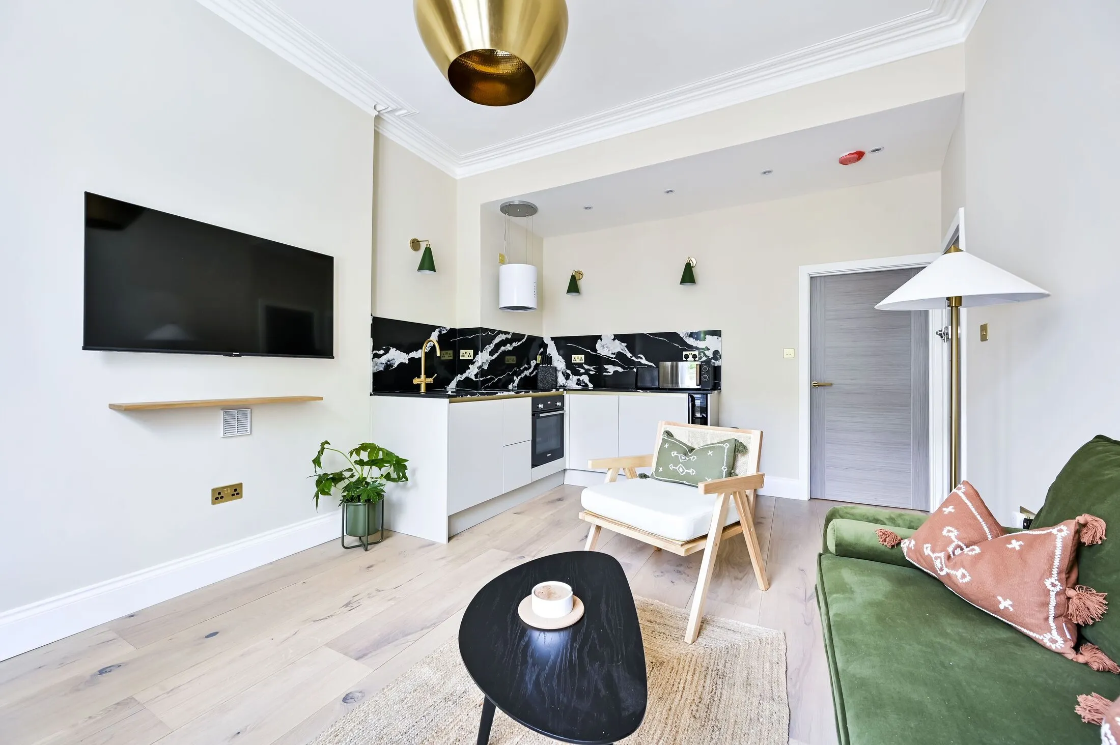 Flat Richmond Way in Greater London