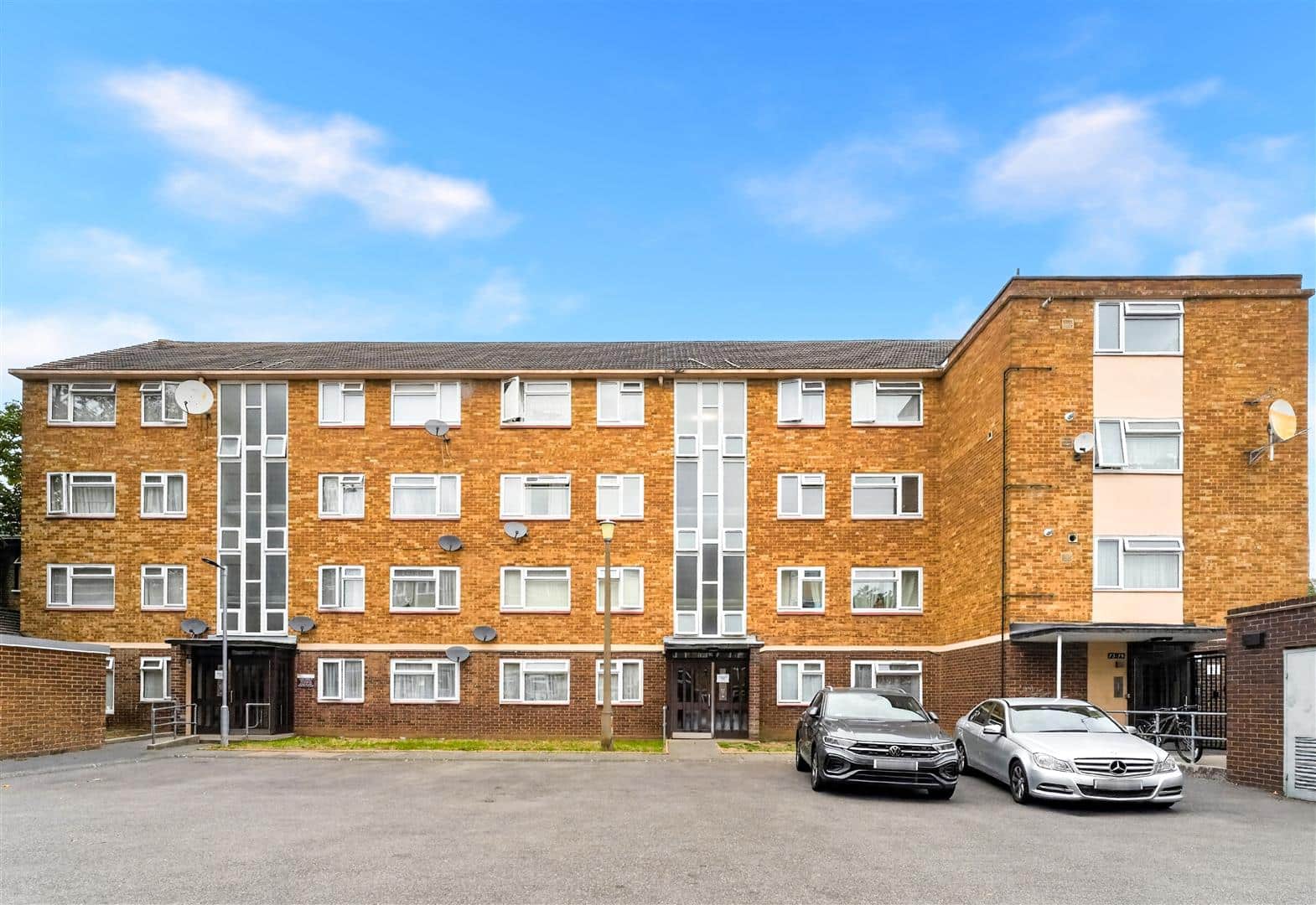 Flat Richmond Road in Greater London