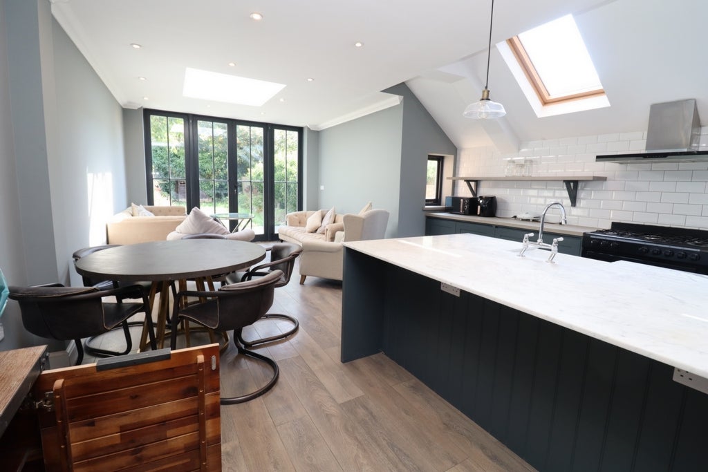 Room Globe Road in Greater London