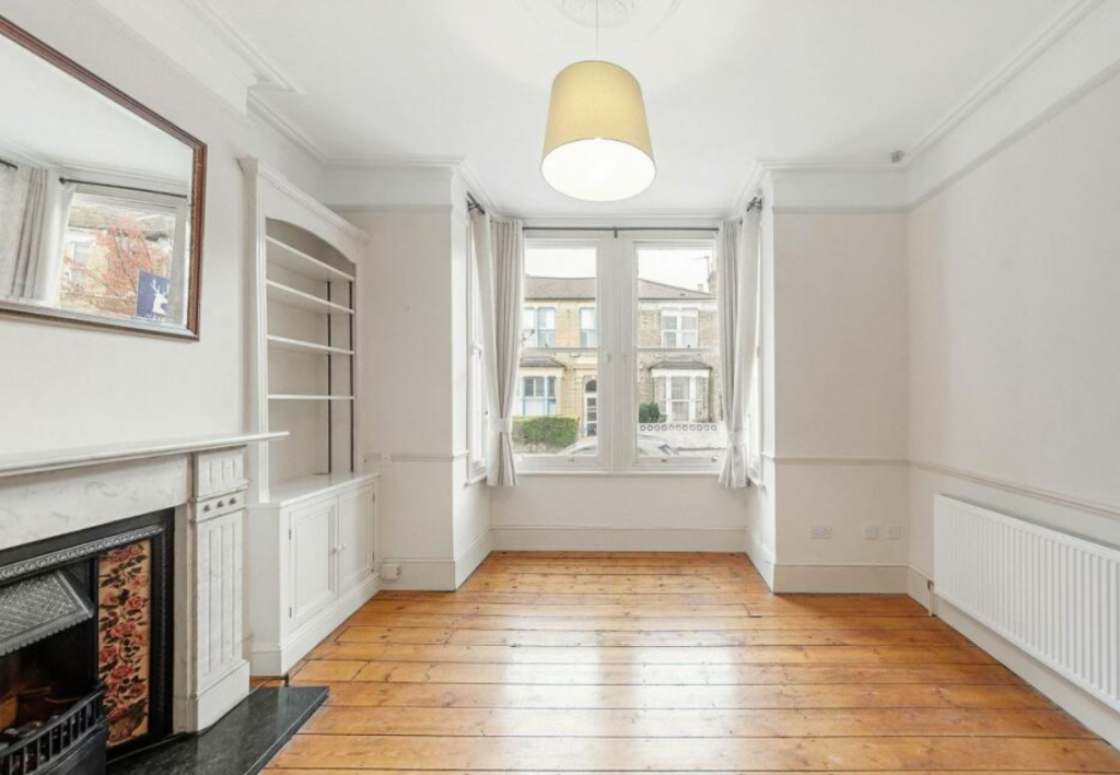 House Sarsfeld Road in Greater London