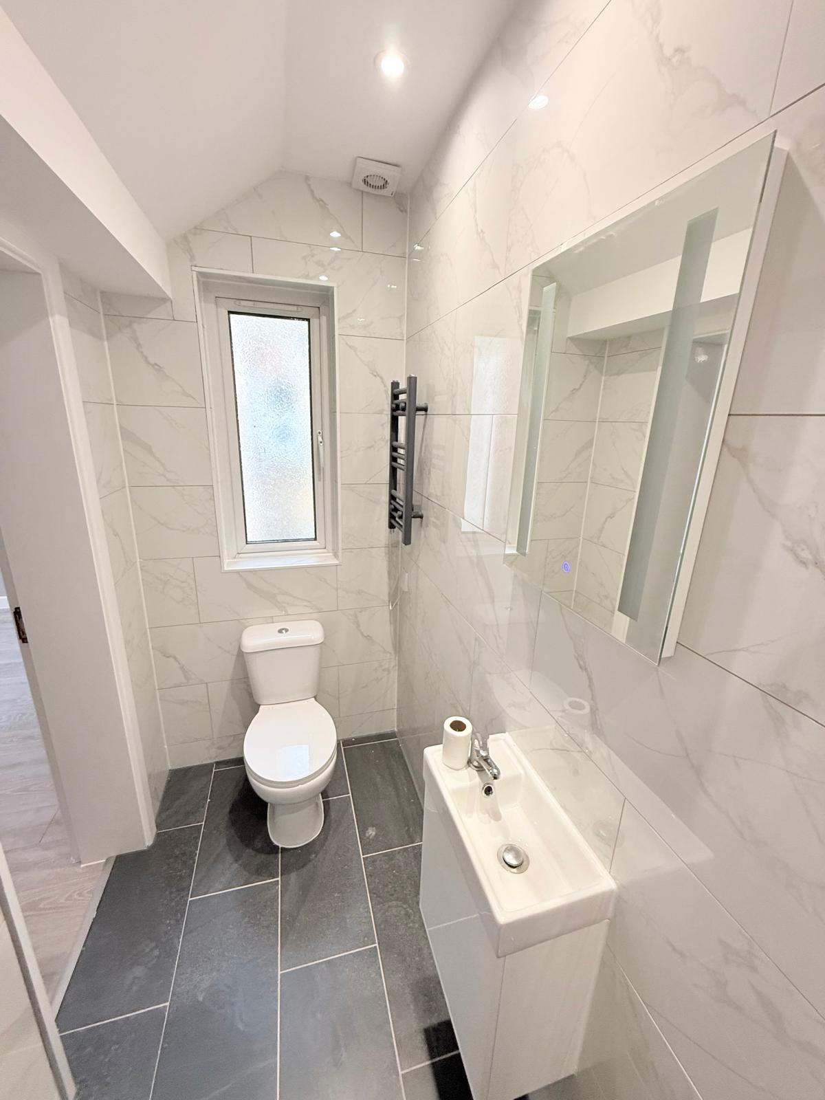 Room Upper Clapton Road in Greater London