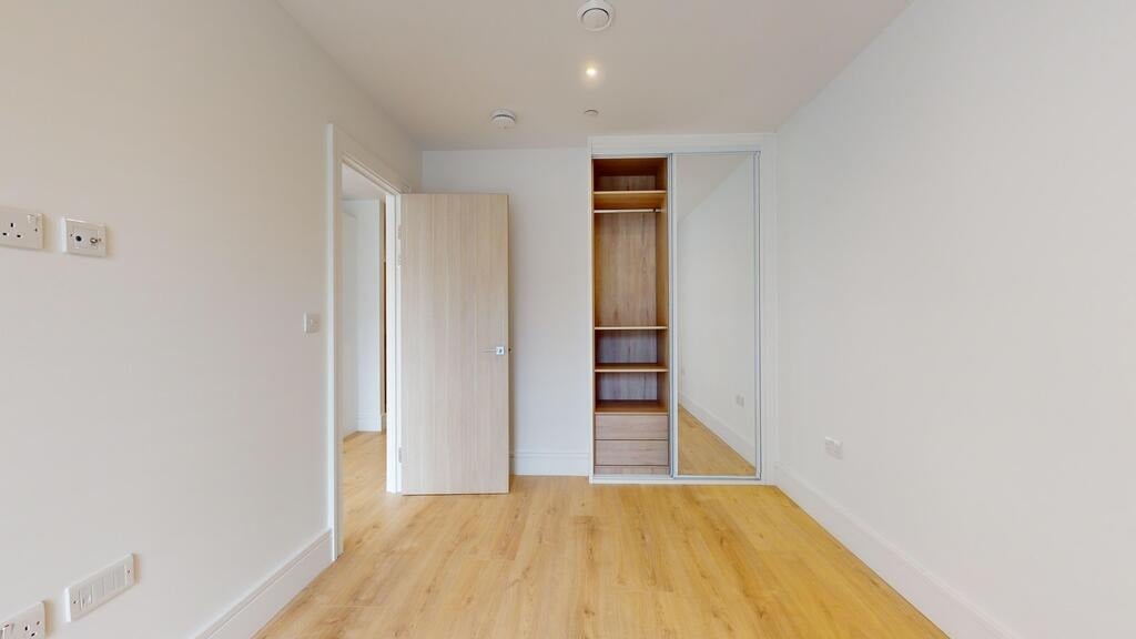 Flat Beverley Way in Greater London