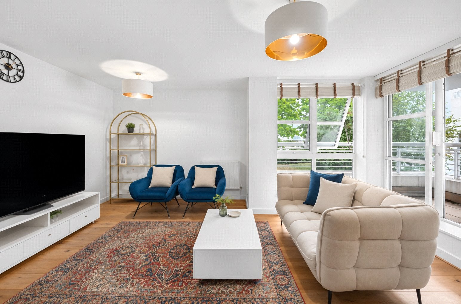 Flat Woodberry Down in Greater London