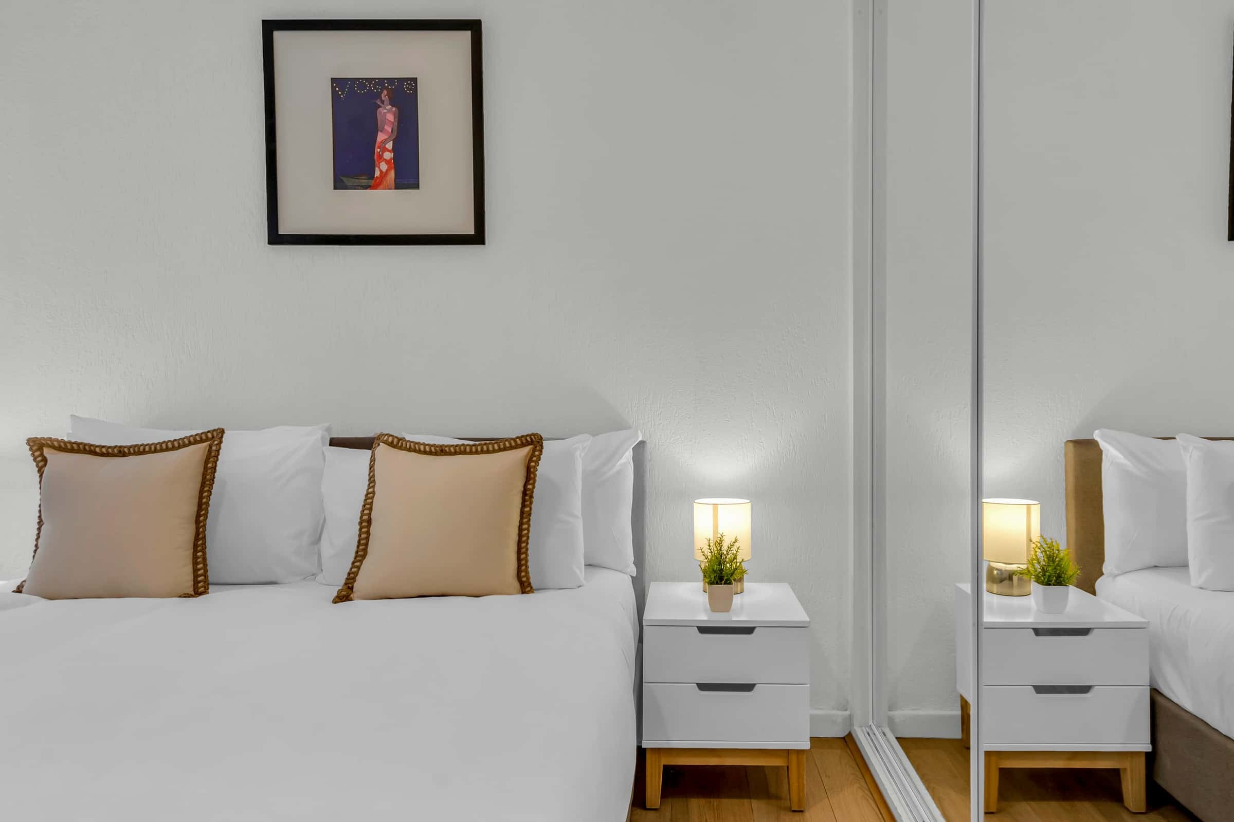 Flat Upper Thames Street in City of London