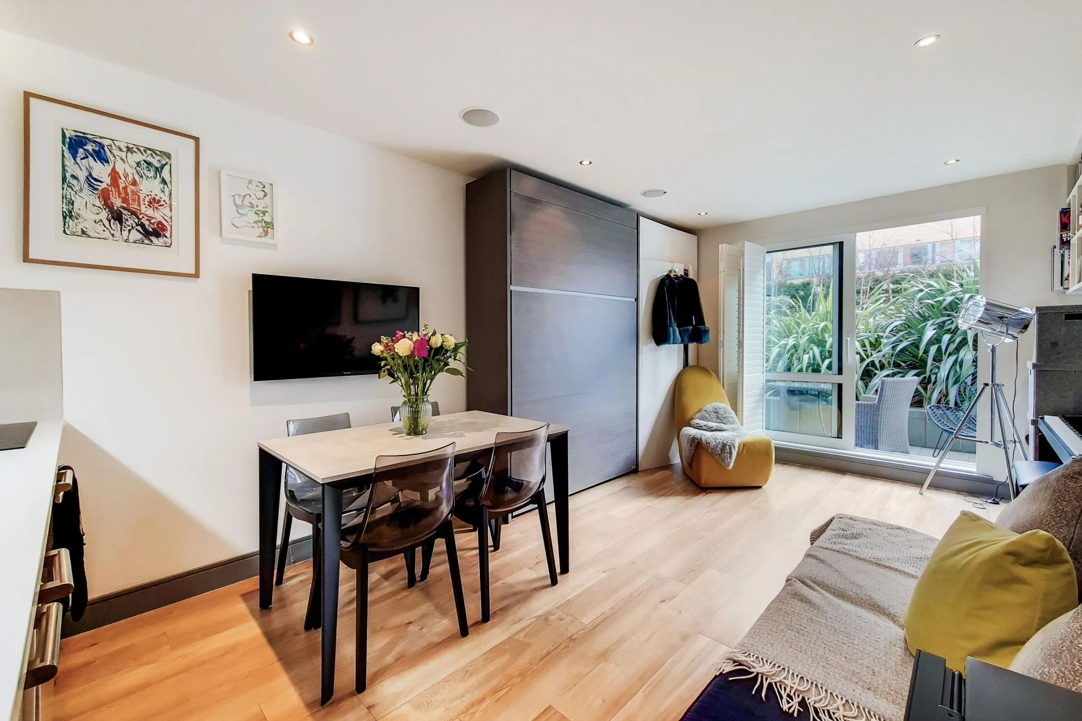 Flat Imperial Road in Greater London