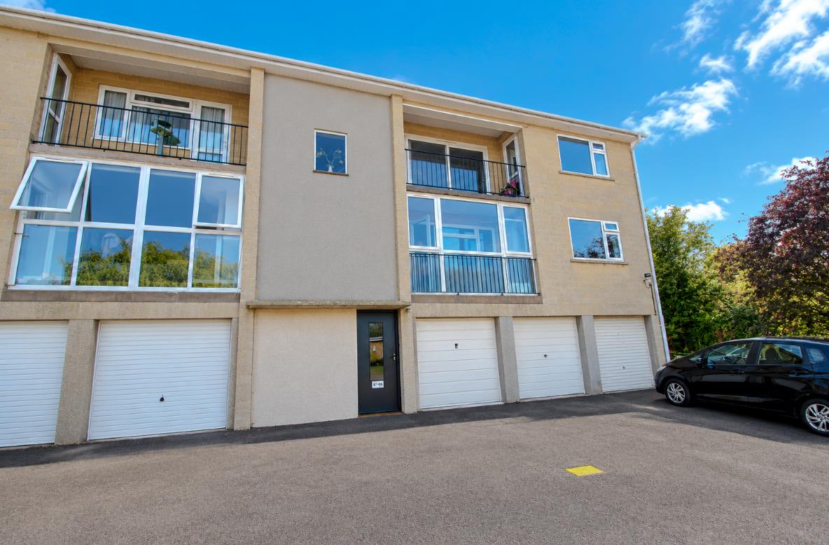 Flat Solsbury Way in Bath