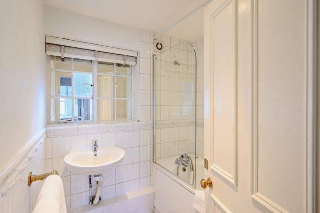 Flat Fulham Road in Greater London