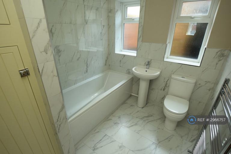 Flat Scalby Road in Scarborough