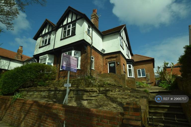 Flat Scalby Road in Scarborough