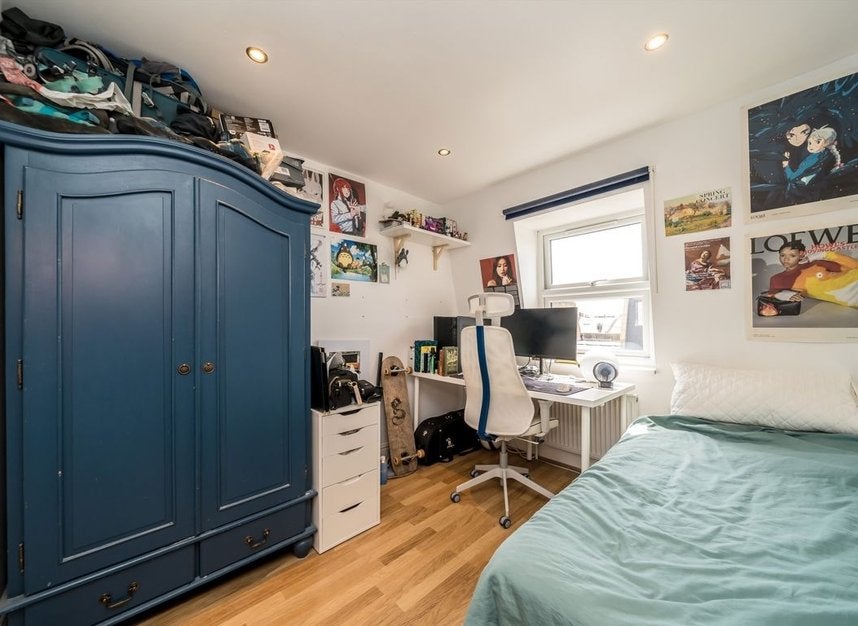 Flat Kilmaine Road in Greater London