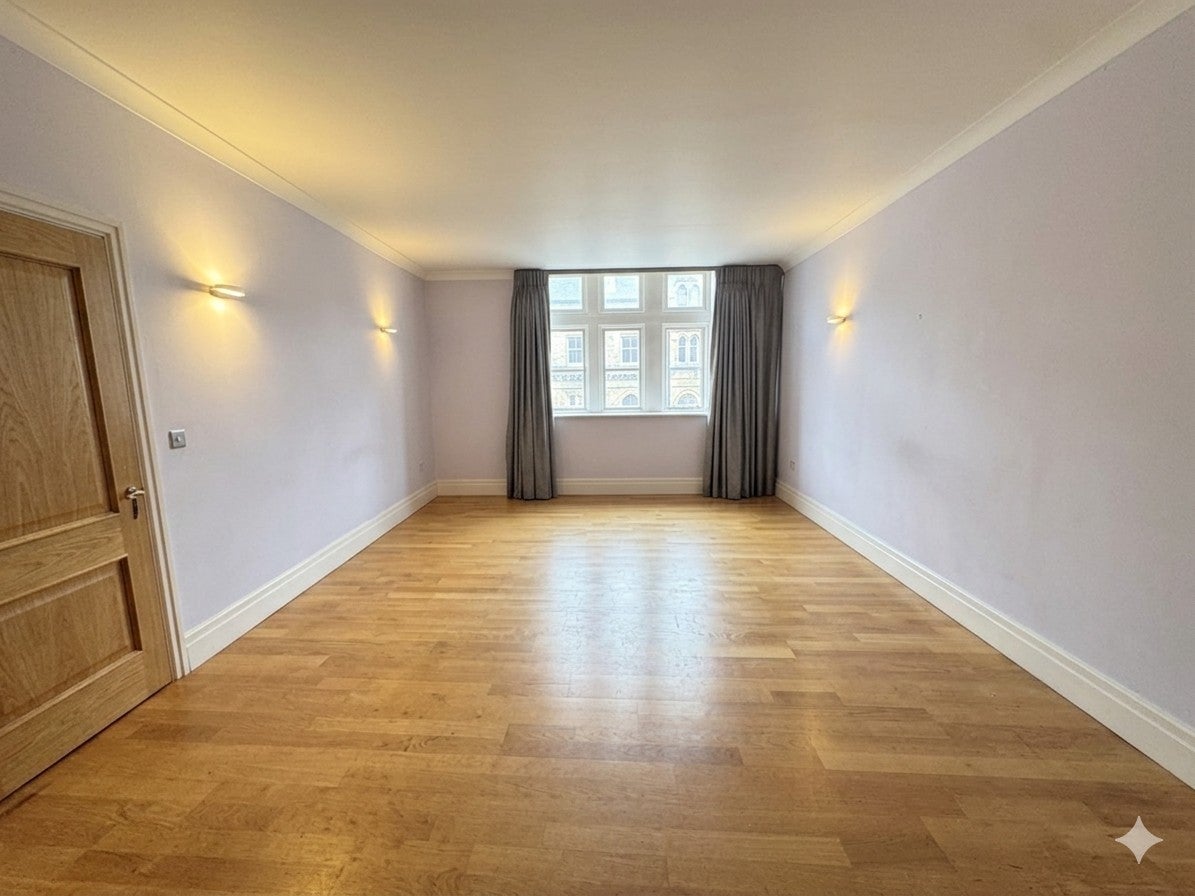 Flat Tudor Street in City of London