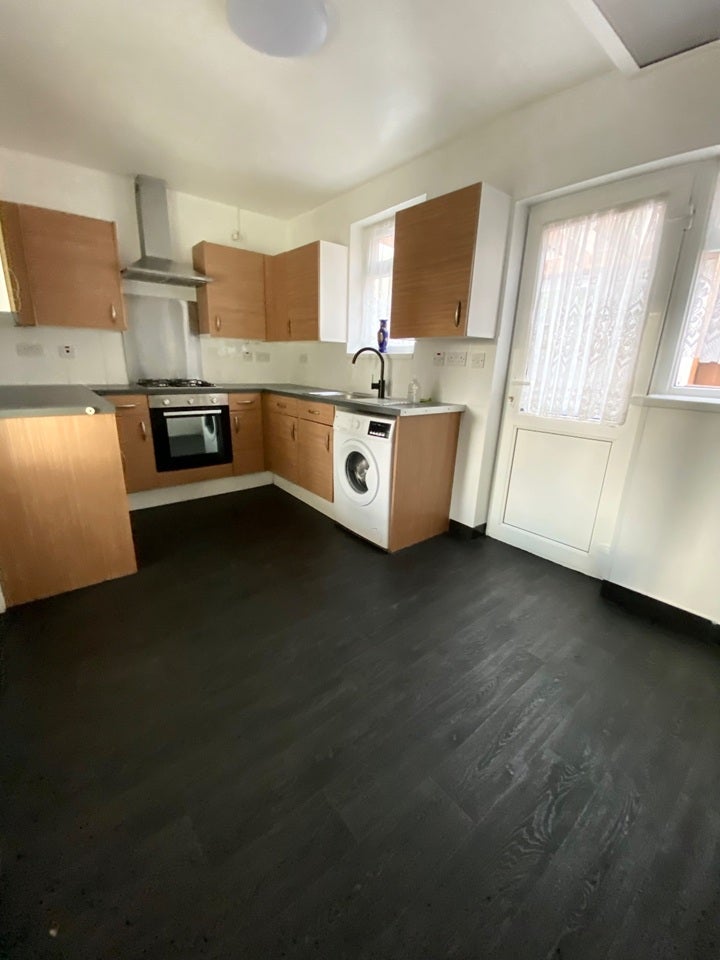House Saunton Avenue in Greater London