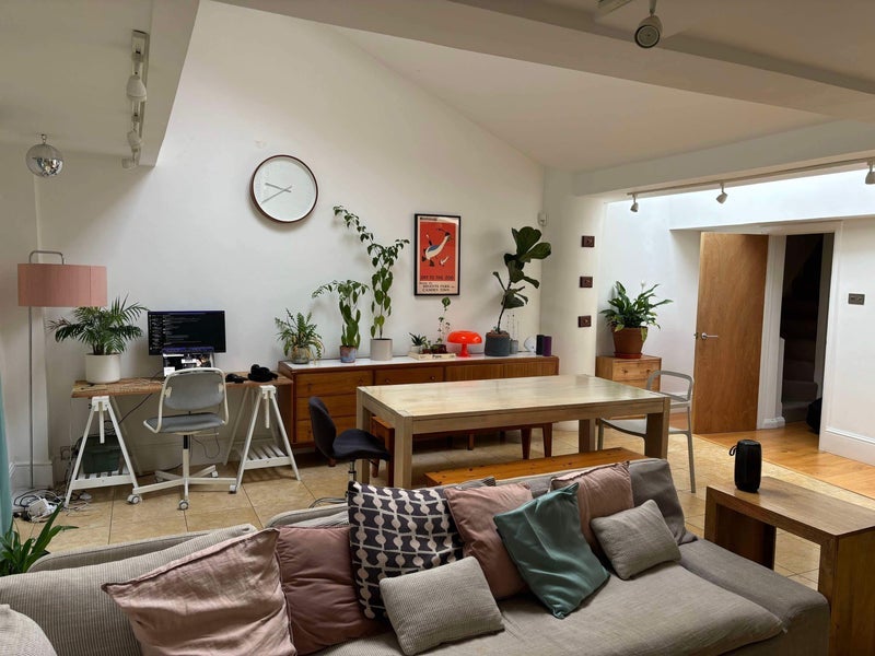 Room Mayfield Road in Greater London