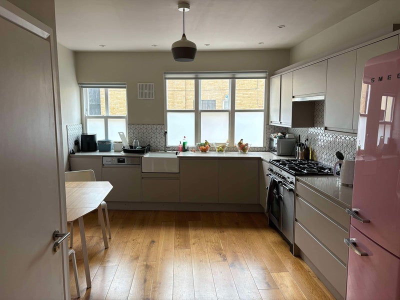 Room Mayfield Road in Greater London