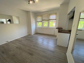 Flat Kingsfield Road in Watford