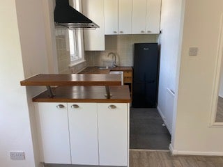 Flat Kingsfield Road in Watford