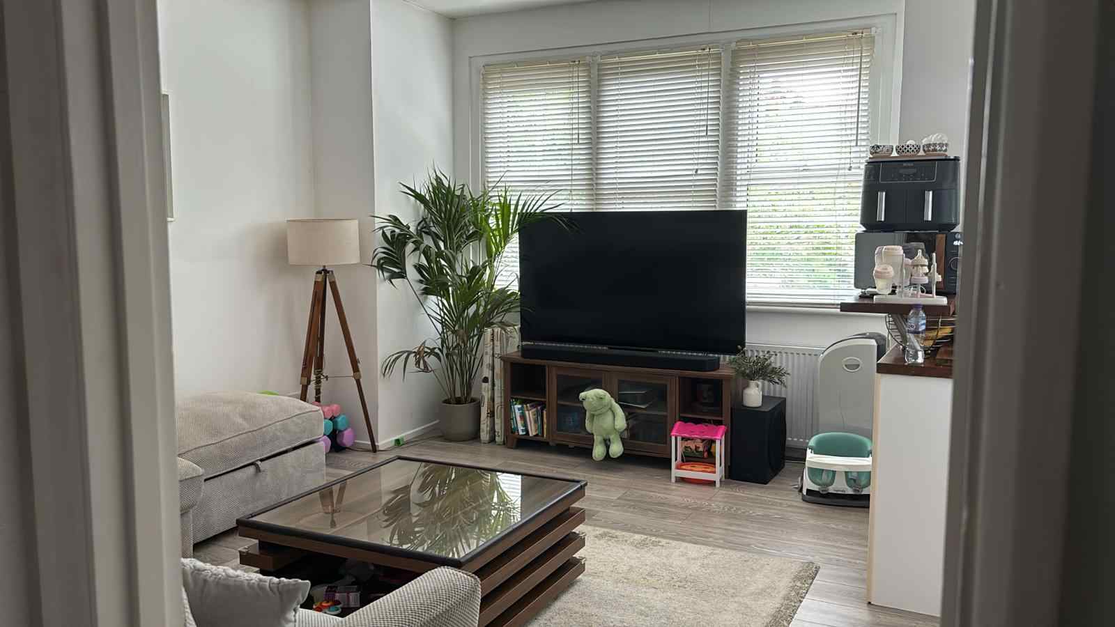 Flat Kingsfield Road in Watford