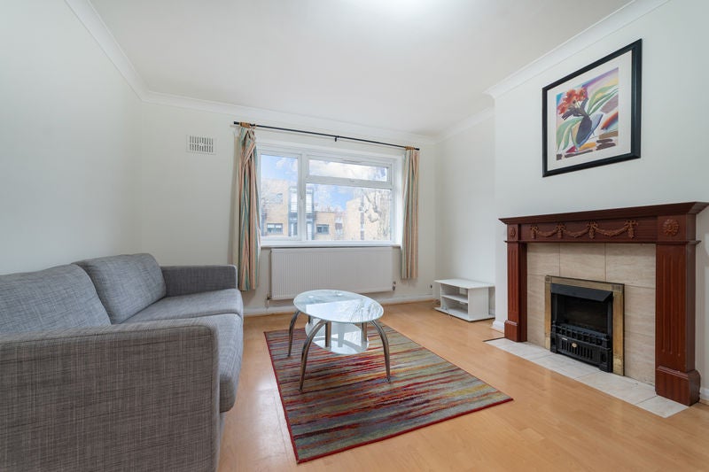 Flat Brondesbury Park in Greater London