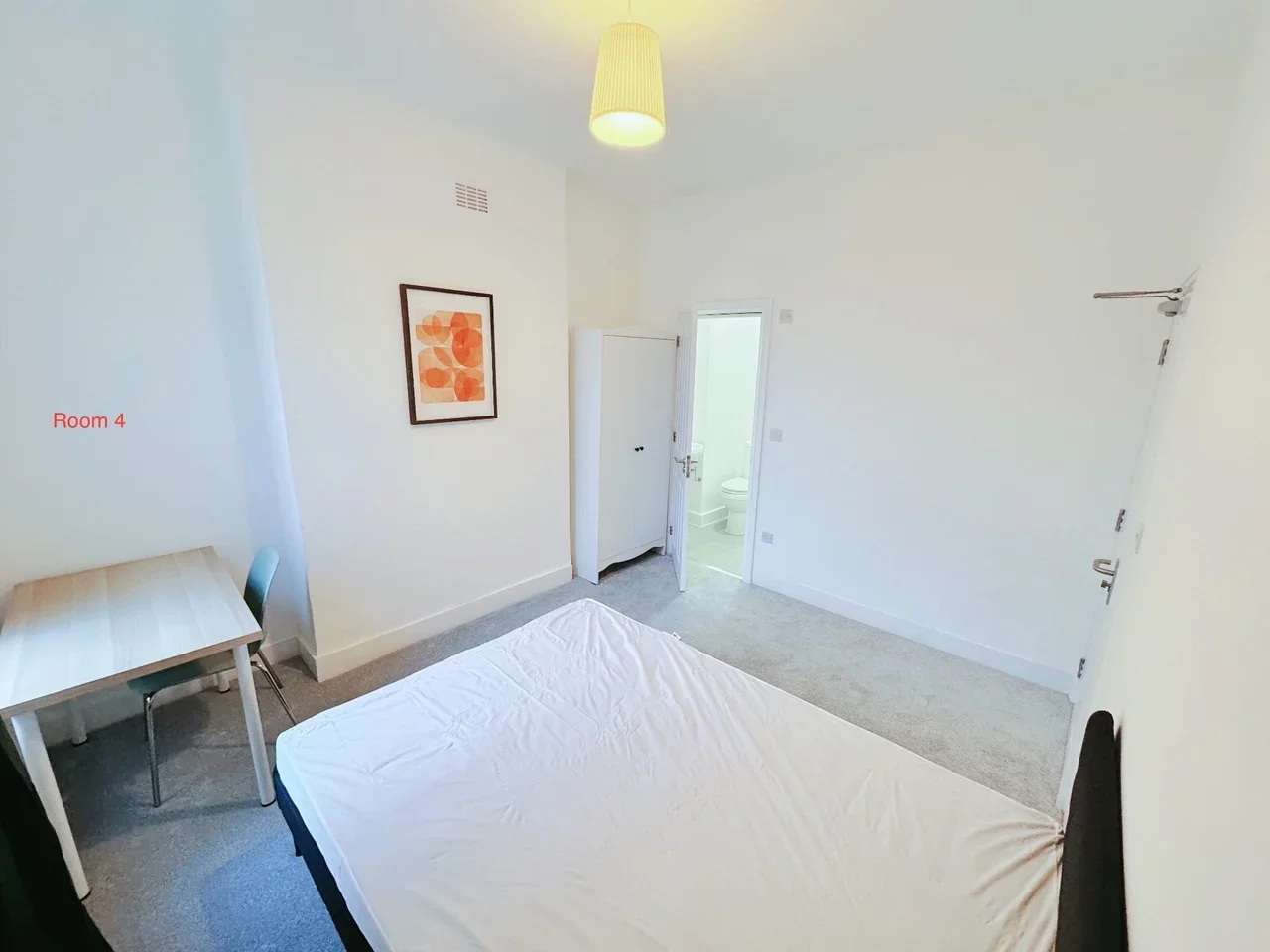 Room Hubert Grove in Greater London