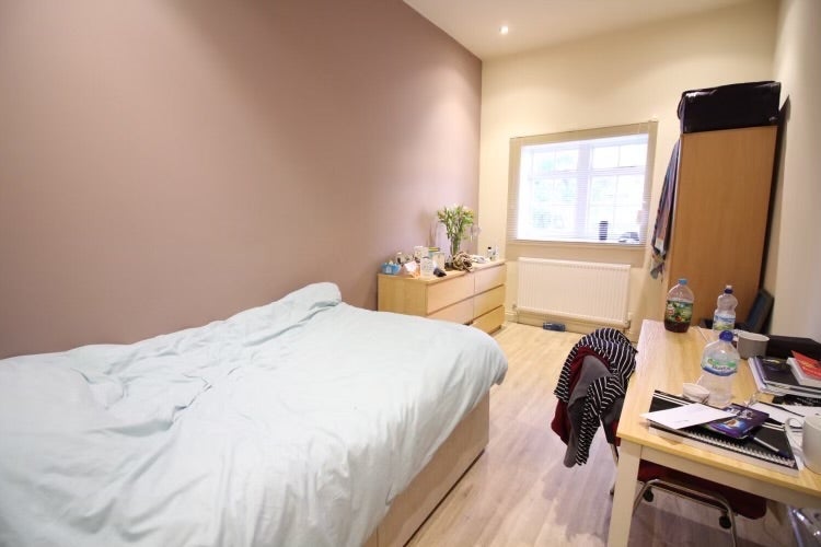 Room Pen-Y-Wain Road in Cardiff