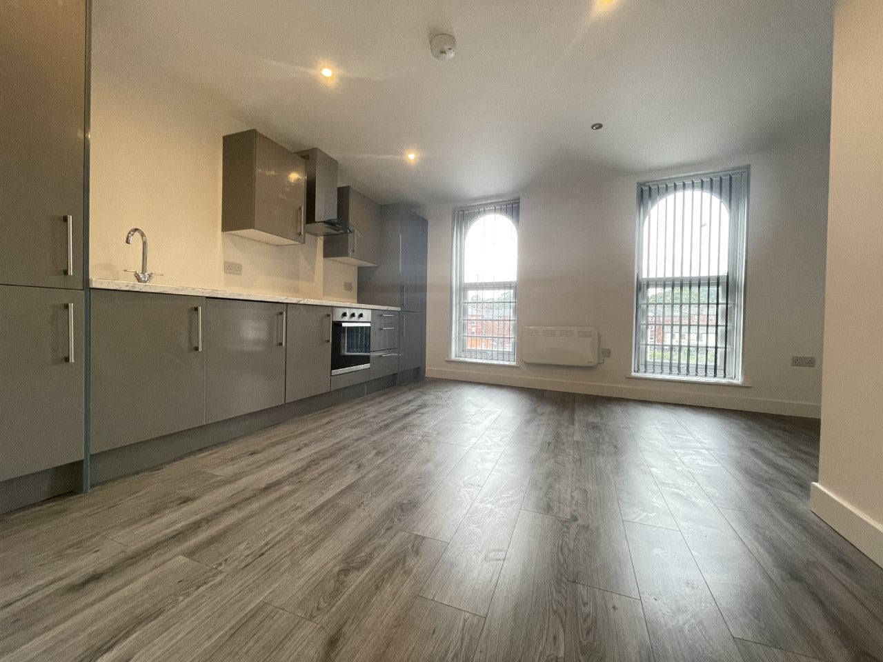 Flat Gledhow Road in Leeds