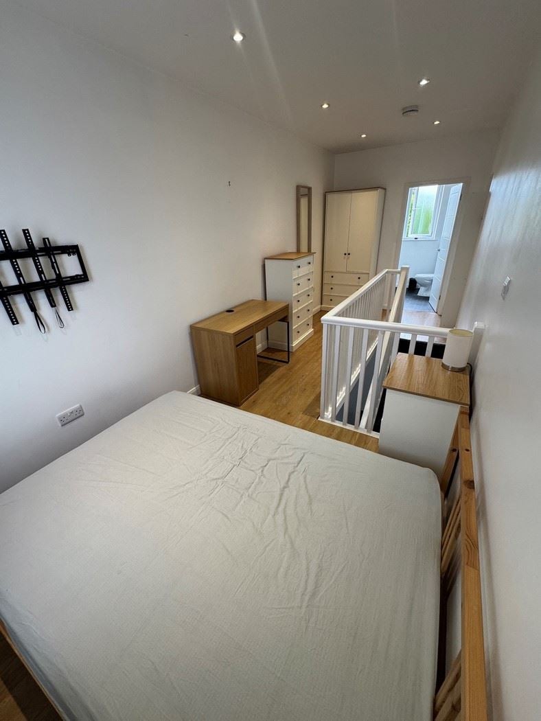 Room Havant Road in Portsmouth