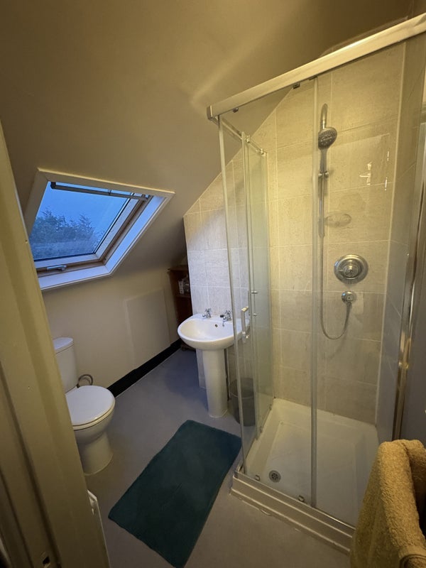Room Grange Park Road in Greater London